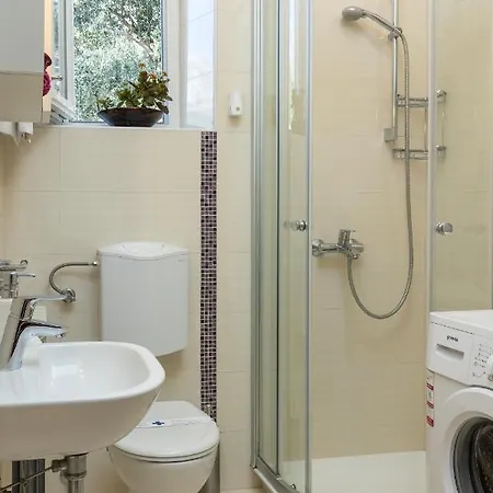 Falkoni Ii 아파트 *